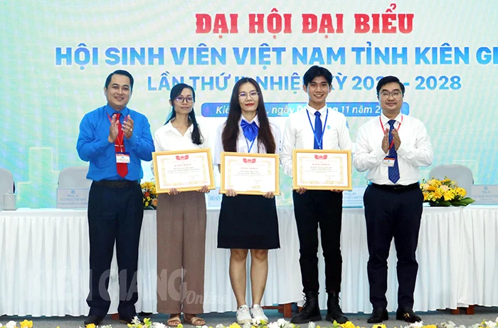 Phó Bí thư Tỉnh đoàn Kiên Giang Thị Phương Hồng làm Chủ tịch Hội Sinh viên Việt Nam tỉnh Kiên Giang 